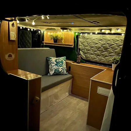 Camper Van The Blue Whale 营地 阿布里斯